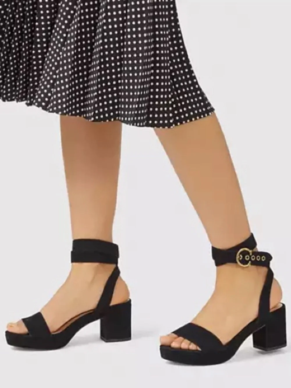 🆕{Coach} Serena Velvet Block Heel Sandals